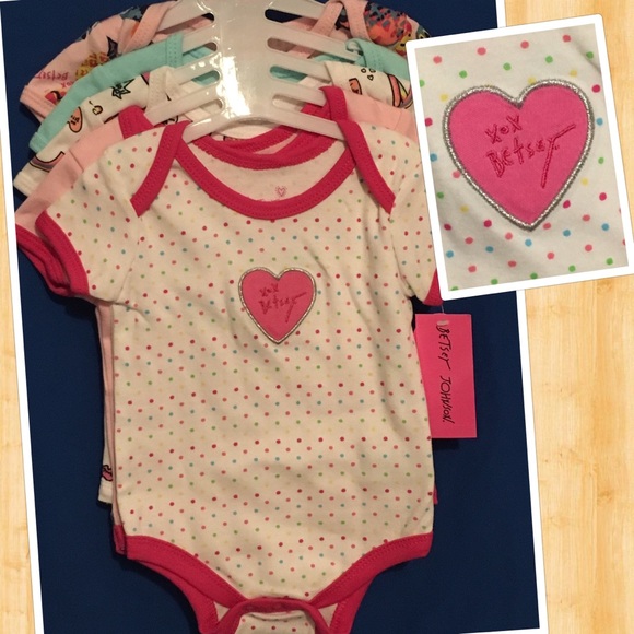 NWT Betsy Johnson 5 pk Onesies - Picture 1 of 2